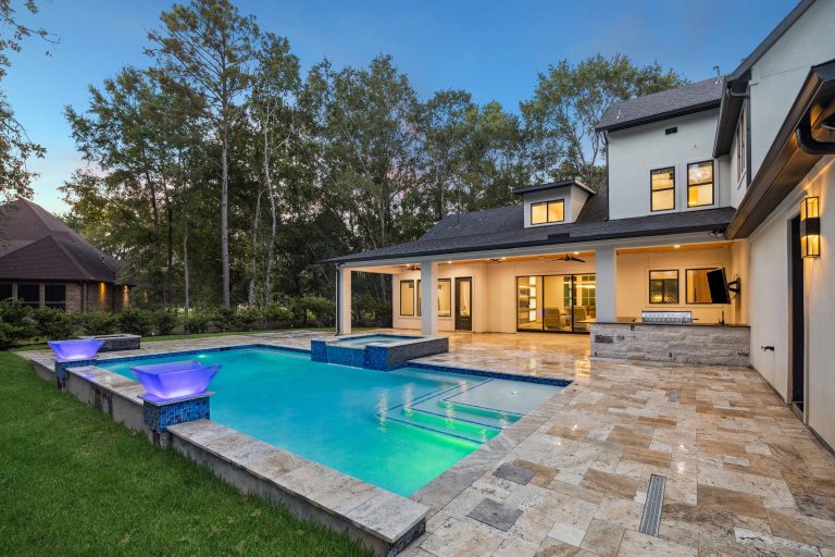 Full Scale Iconic Custom Home Build