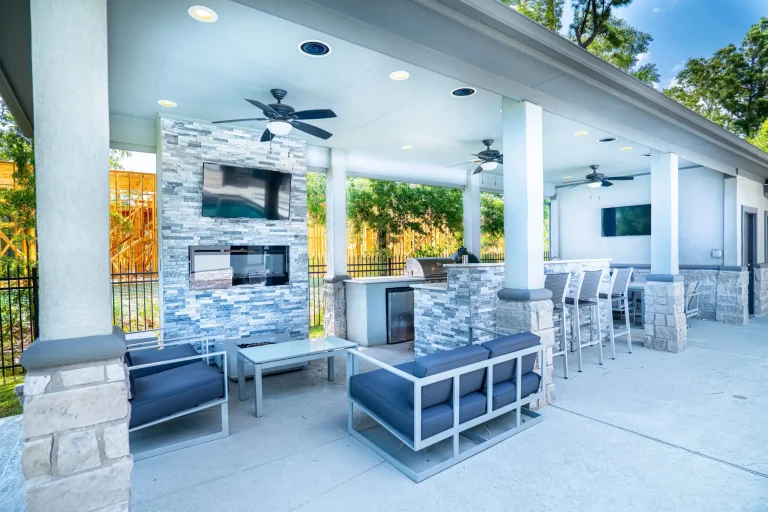 Large Scale Home Pool Patio